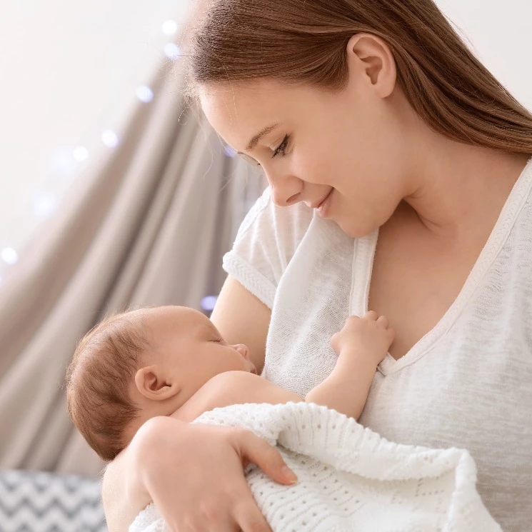 Amamantar es clave para la crianza con apego.