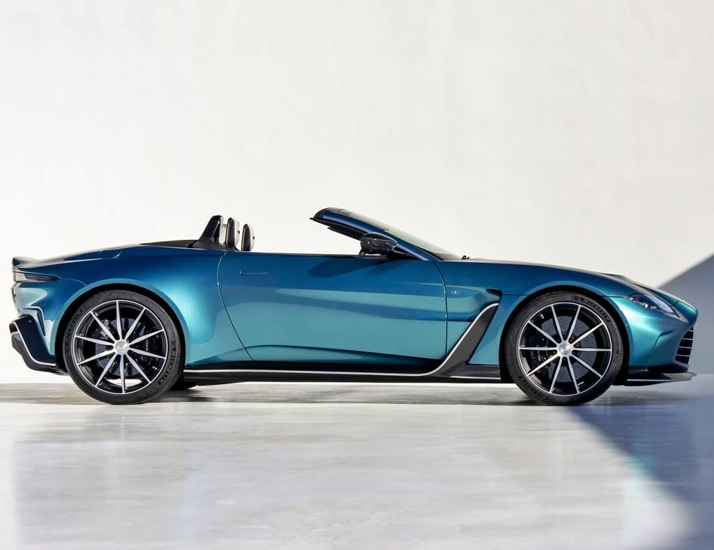 Aston Martin V12 Vantage