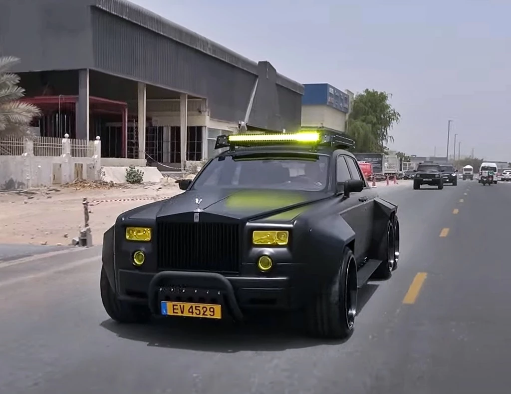 Rolls-Royce Phantom 6x6