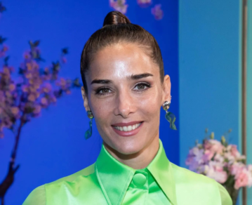 Juana Viale sorprendió con un sofisticado look primaveral creado por Gino Bogani