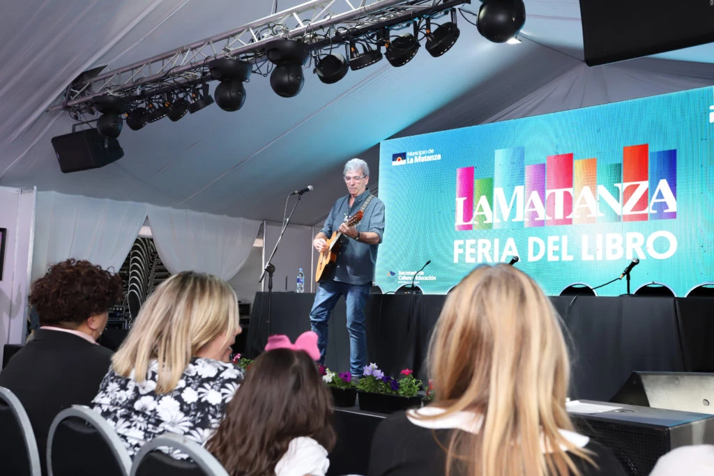 Ignacio Copani, una de los músicos que tocó en La feria del libro de La Matanza