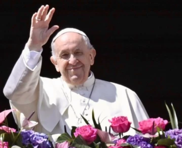 Internaron al Papa Francisco