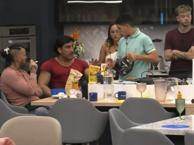 Holder fue el primero en hacer estrategia y en irse de GH