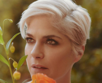 Selma Blair no pudo seguir en Bailando con las estrellas por el avance de ELA