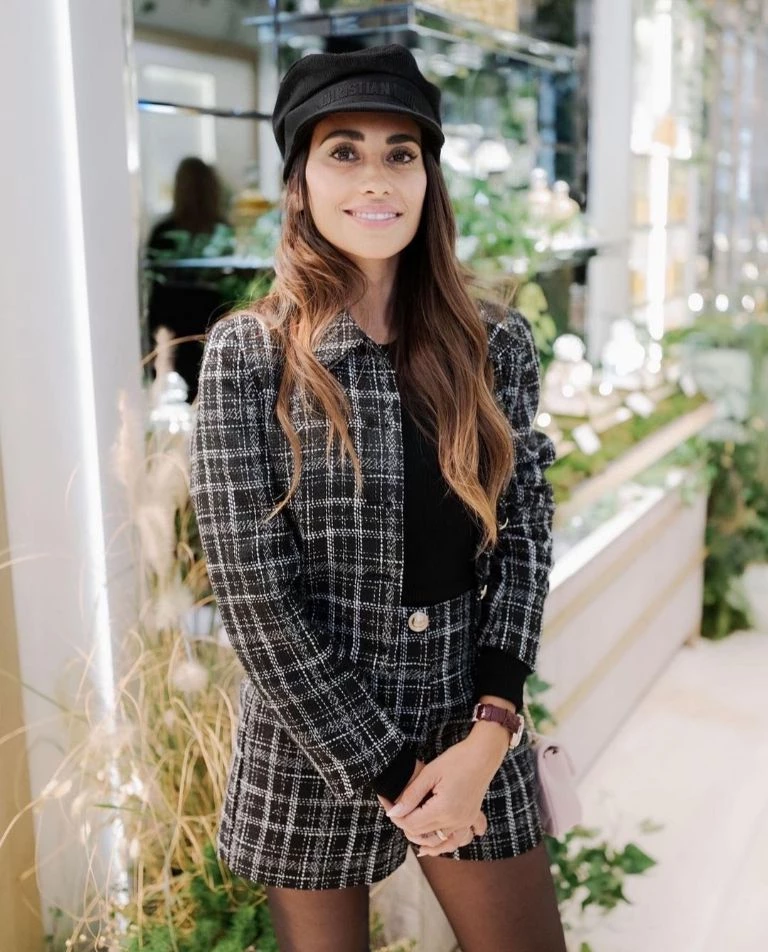 El look black chic de Antonela Roccuzzo. 