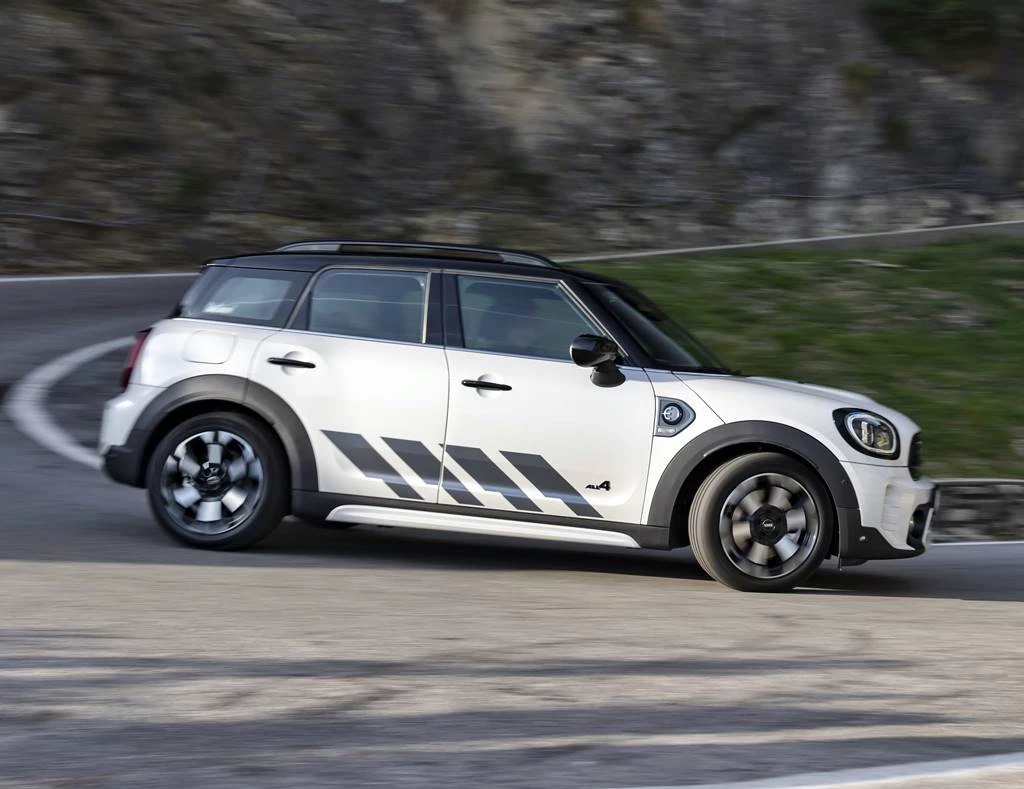 MINI Cooper SE Countryman ALL4 Untamed Edition
