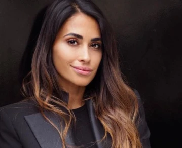 Cuánto cuesta la mini bag Chanel que usó Antonela Roccuzzo para alentar a la Selección Argentina