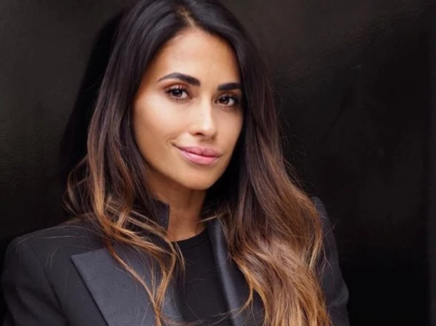 Cuánto cuesta la mini bag Chanel que usó Antonela Roccuzzo para alentar a la Selección Argentina