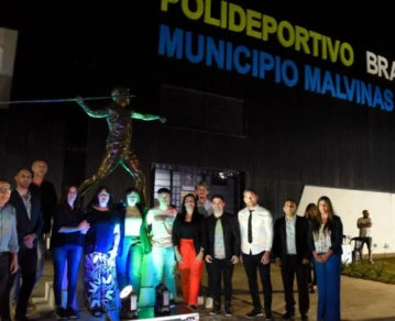 polideportivo-braian-toledo-estatua