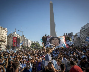 Argentina campeón mundial, los festejos en el Obelisco. Fotos: Fabián Uset y Manu Adaro.