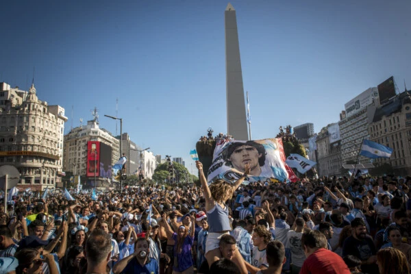 Argentina campeón mundial, los festejos en el Obelisco. Fotos: Fabián Uset y Manu Adaro.