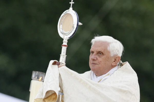 Murió Benedicto XVI a los 95 años