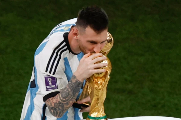 Así recibió la copa el equipo argentino