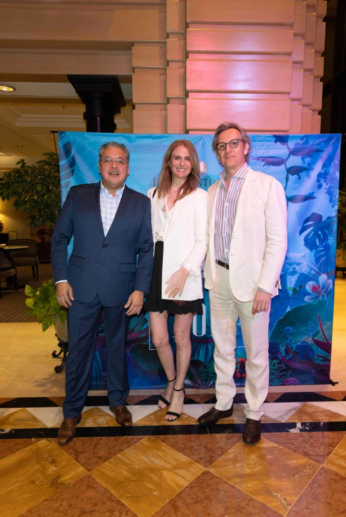 Ariel Blufstein, relacionista diplomático, junto a Siro Beltrametti, Ministro Consejero de la Embajada de Suiza en Argentina y su esposa, Silvia Raimondi