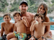 Lionel Messi y Antonela Roccuzzo junto a sus hijos