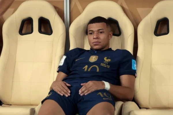 Se filtró un video de Kylian Mbappe en el vestidor durante el entretiempo de la final de Qatar