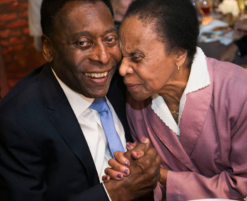 A sus 100 años, la mamá de Pelé aún no se enteró de la muerte de su hijo