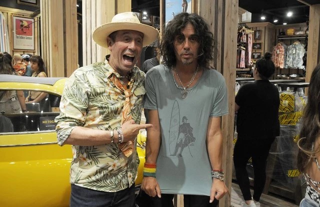 El Zorrito Von Quintiero sorprendió usando una remera del San Martín del surf, nada menos que Aguerre