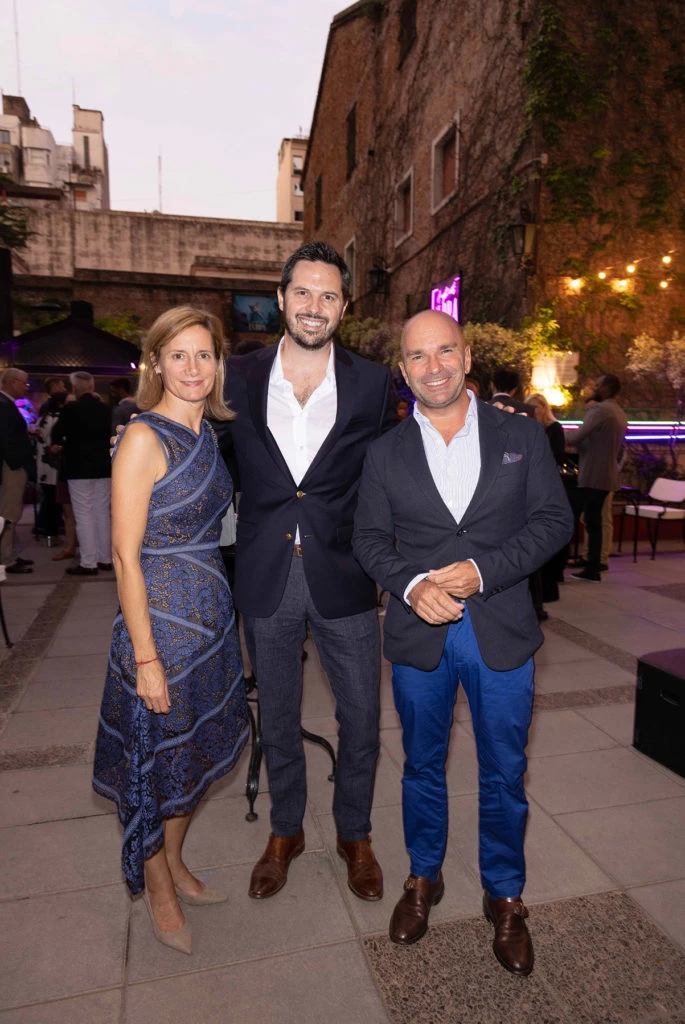 Amador Sánchez Rico, Embajador de la Unión Europea en Argentina, junto a su esposa, Sonia Sánchez Rico y Juan Astibia (Presidente del Grupo Atlántida)