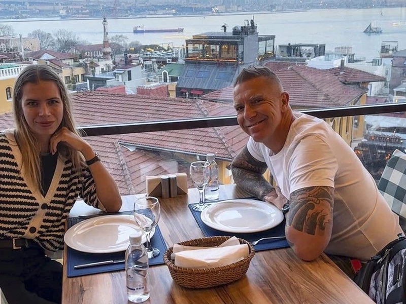 Alejandro Fantino y esposa