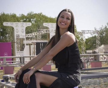 Pampita sabe cómo lucir un look total black en verano