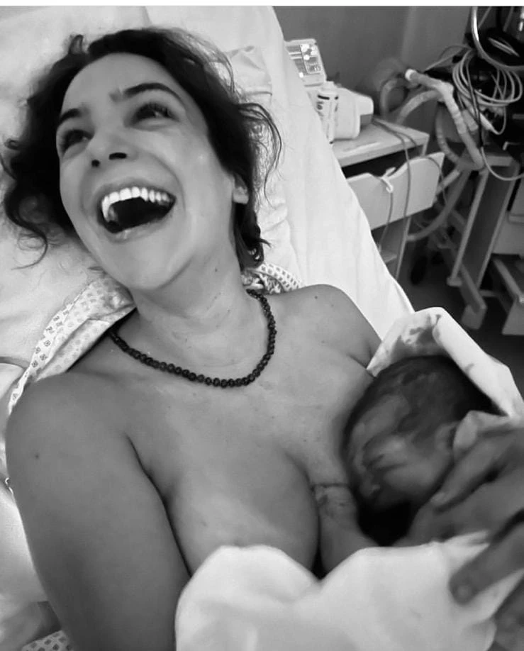 Agustina Cherri junto a Bono. Foto redes sociales. 