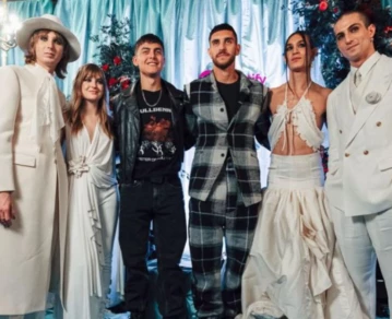 Paulo Dybala en la boda de Maneskin