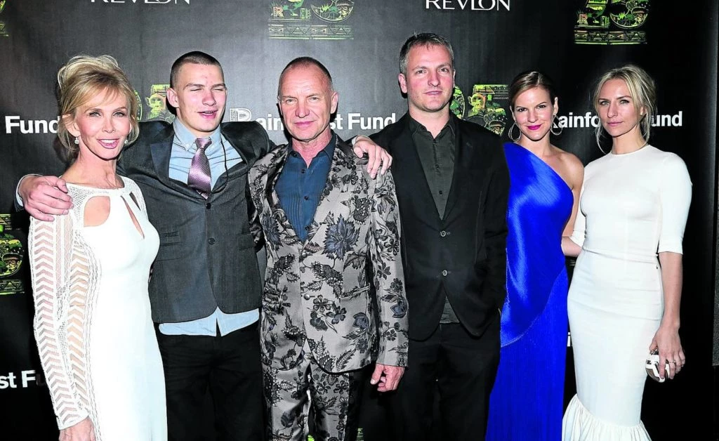 Sting junto a sus hijos. Foto archivo.