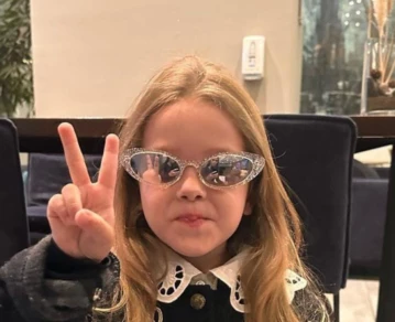 El look "escolar chic" de Magnolia Vicuña