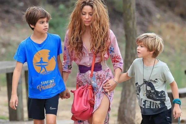 La reacción de Milan y Sasha, los hijos de Shakira, al escuchar en vivo la canción contra su papá