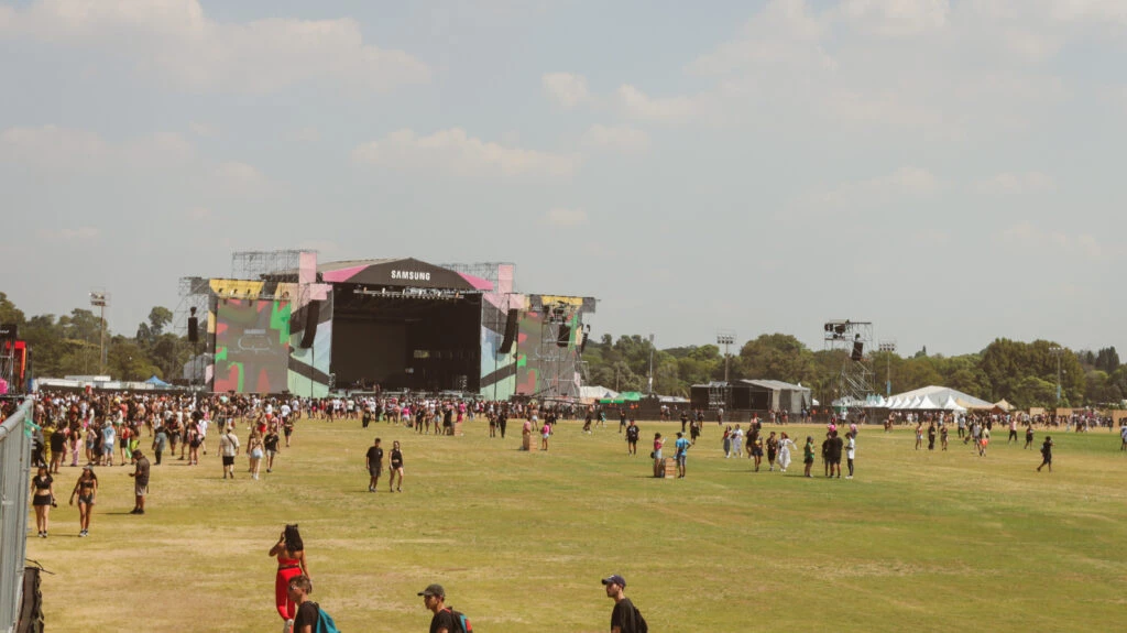Lollapalooza día 1, Rosalía y Drake en el Hipodrómo en el día 1. Foto: Martina Cretella.
