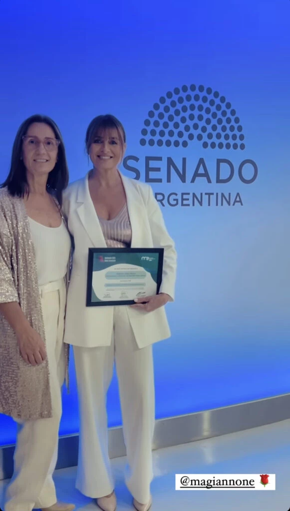 Gabriela aRIAS uriburu distinguida en el Senado. Foto: IG.