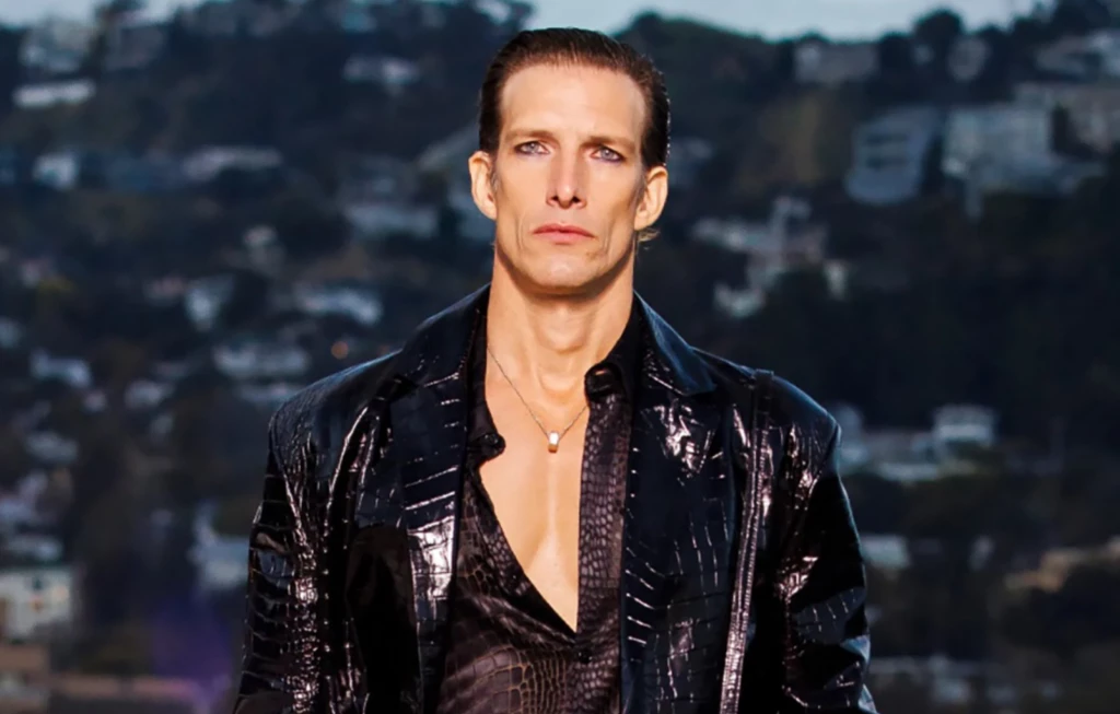 Iván de Pineda desfiló para Versace 