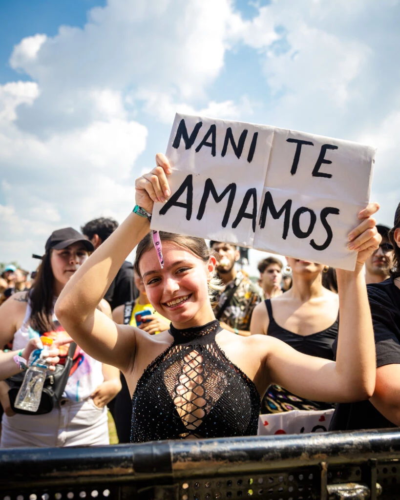 El negro y el escote un must del Lollapalooza. Foto: Gentileza Lollapalooza.