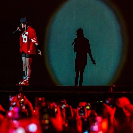 Billie Eilish con look deportivo fue el show más convocante del Lolla. Foto: Gentileza Lollapalooza.