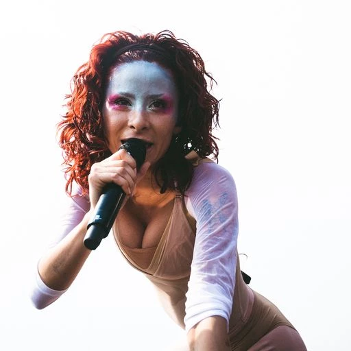 Cami y un show performático. Foto: Gentileza Lollapalooza.