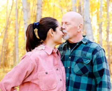 Bruces Willys con su esposa