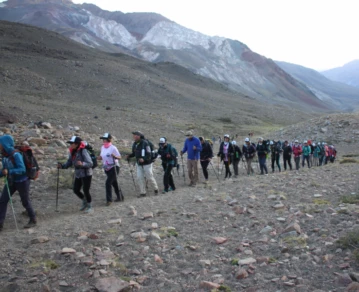 mujeres jovenes con cancer travesía en la cordillera de los andes