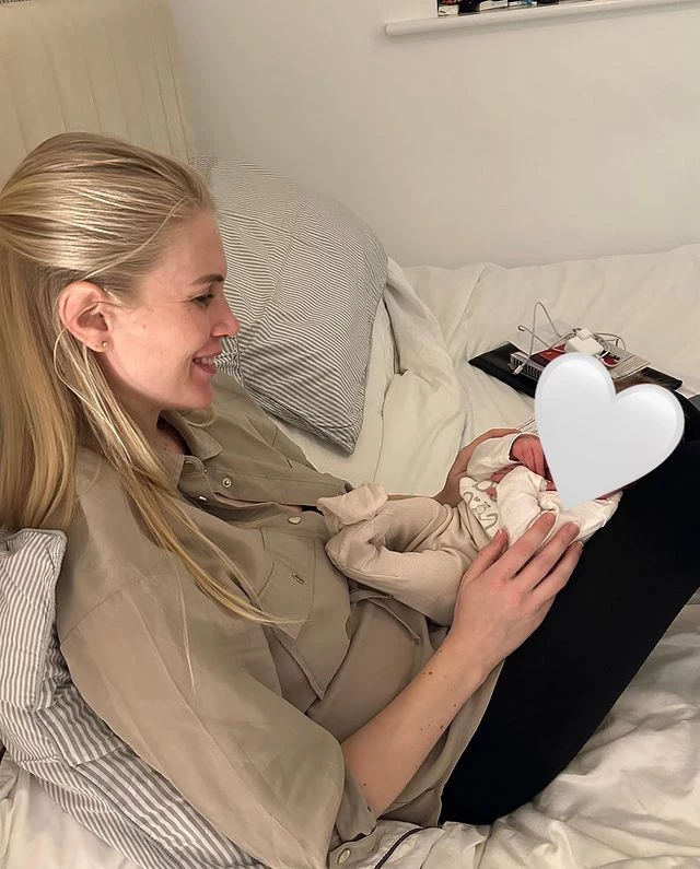 Daniela Christiansson junto a su hija. Foto redes sociales
