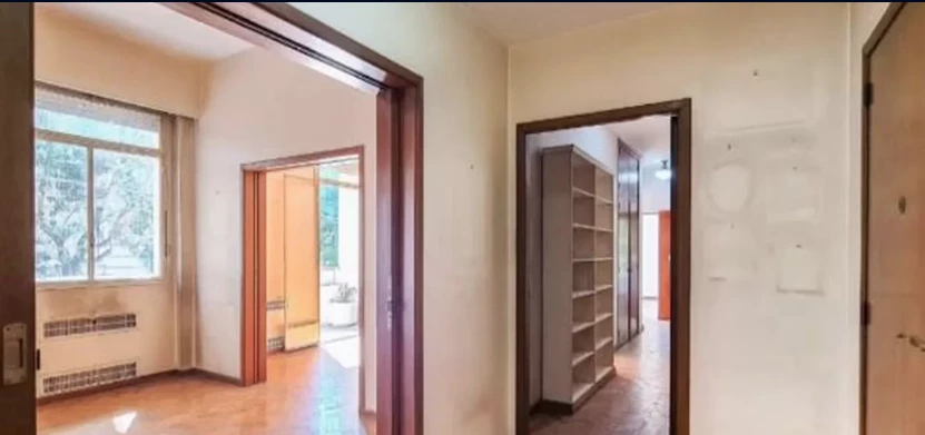 Así es el departamento de Enrique Pinti en Recoleta. 