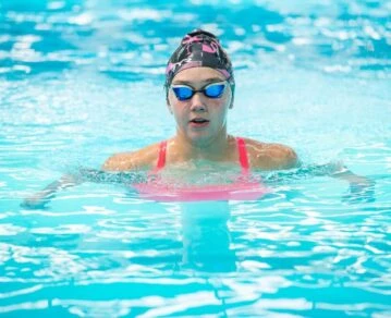 La nadadora más joven en cruzar el Río de la Plata, sobre su travesía más épica: "La corriente no te deja dominarla hasta que no aprendés a respetarla"