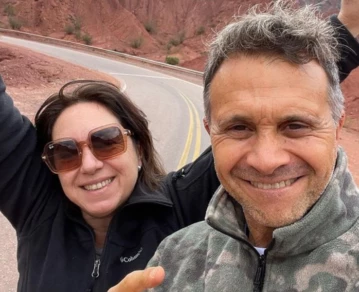 Sergio Lapegüe festejó su aniversario con Bochi, su esposa