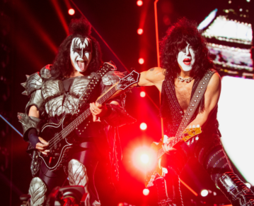 De Andy Kusnetzoff a Javier Calamaro, los famosos que disfrutaron del show de Kiss