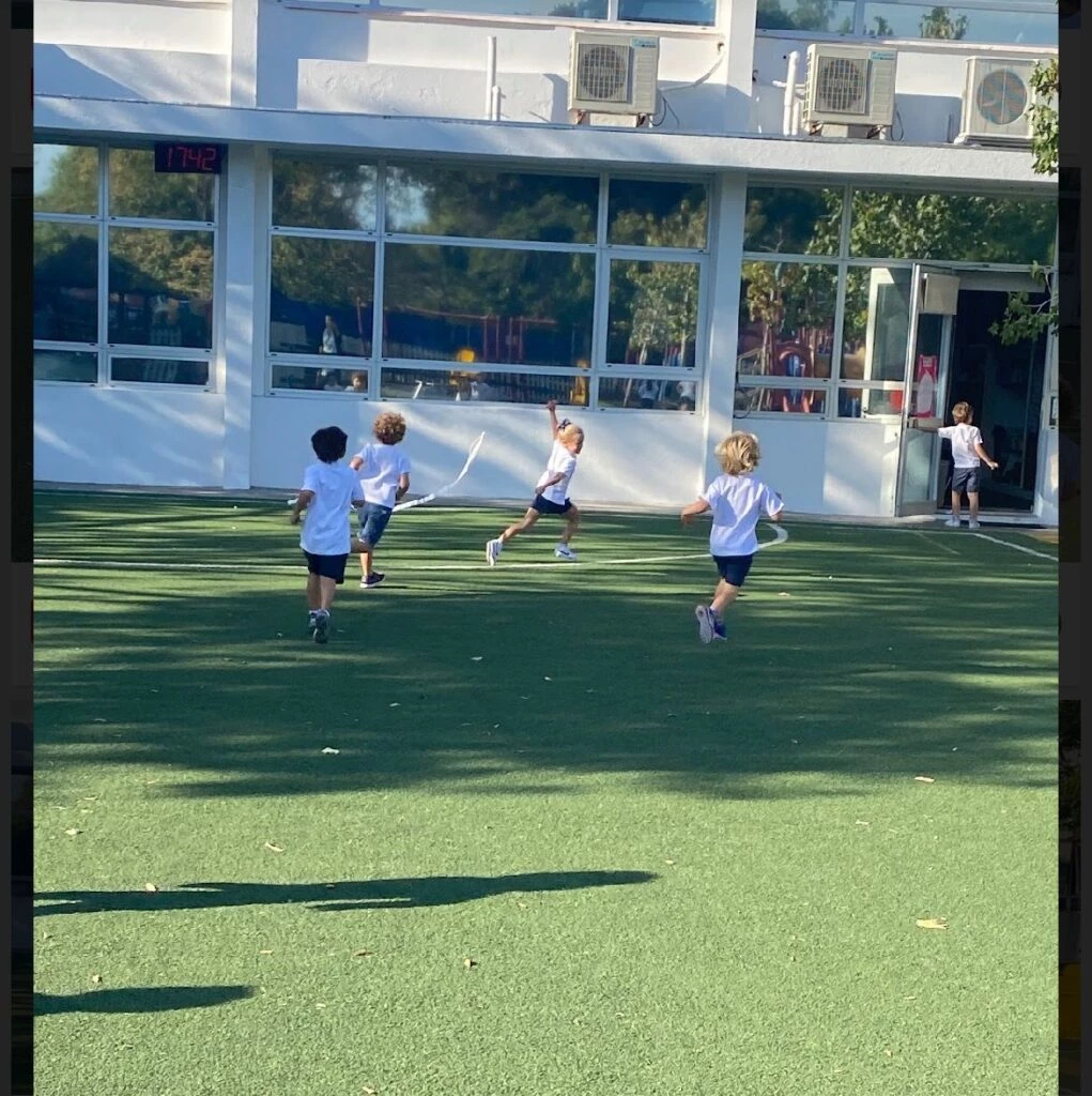 Matilda Salazar aprendió a montar un barrilete