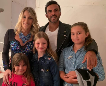 fabian cubero y sus hijas