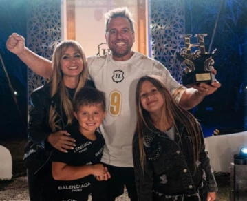 La familia entera festejó el triunfo de "El hotel de los famosos 2"