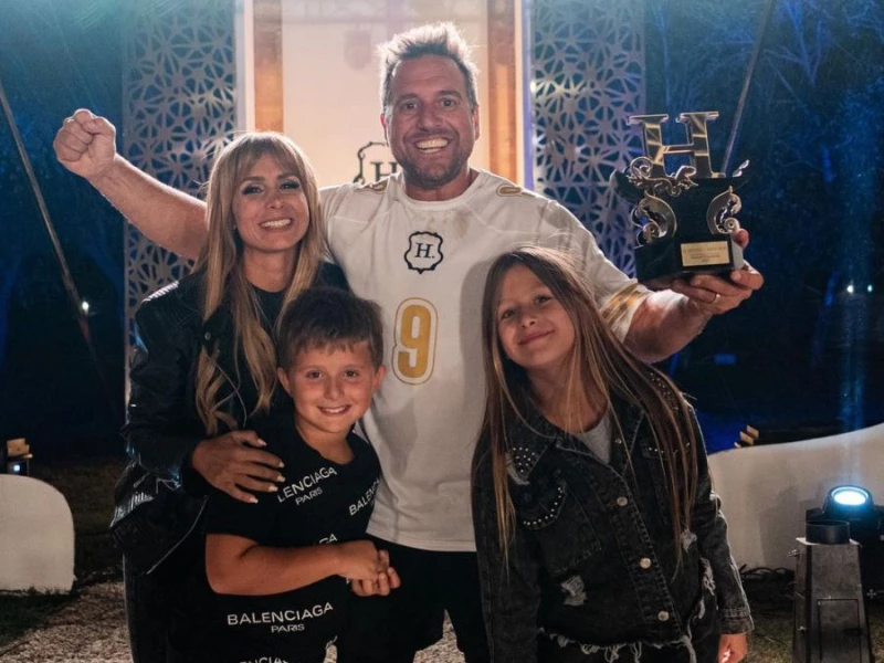 La familia entera festejó el triunfo de "El hotel de los famosos 2"