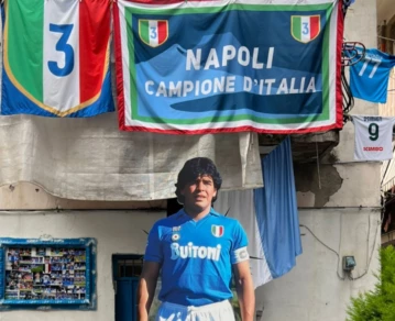 A punto de salir campeones de la serie 33 años después, Nápoles no olvida a Diego Maradona