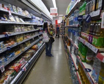 La inflación avanza por encima de las proyecciones del Gobierno: en abril la canasta básica alimentaria subió 7,3%