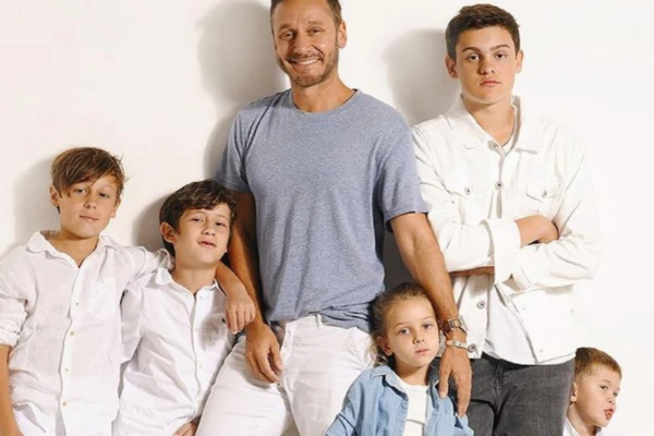 En fotos: el tierno fin de semana XXL de Benjamín Vicuña junto a todos sus hijos